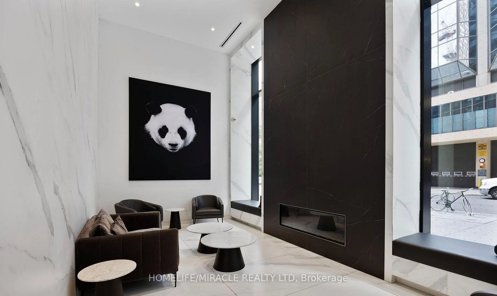 Photo 3 of Unit 922, 20 Edward Street, Toronto, Bay Street Corridor — HOMEH