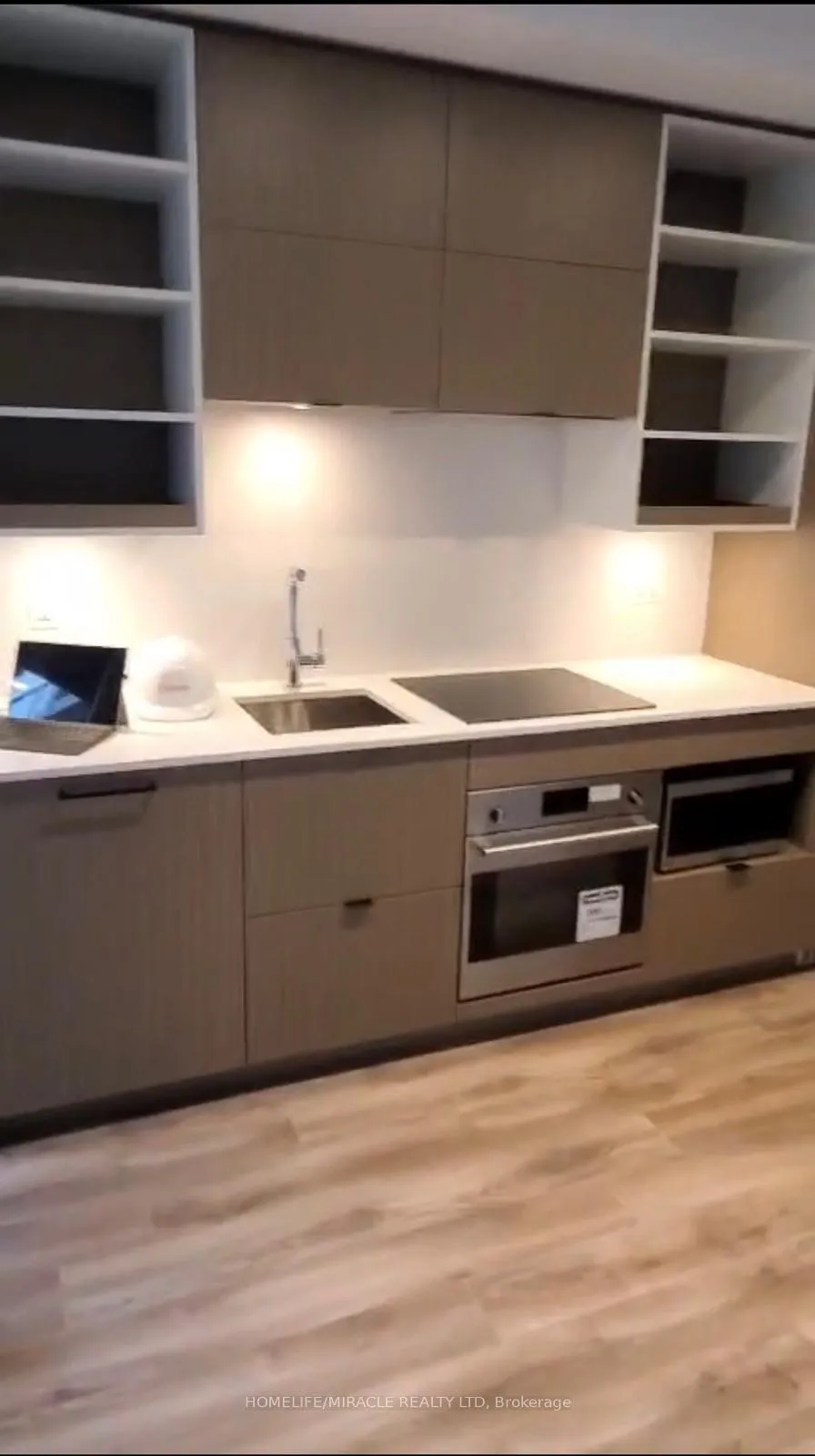 Photo 5 of Unit 922, 20 Edward Street, Toronto, Bay Street Corridor — HOMEH