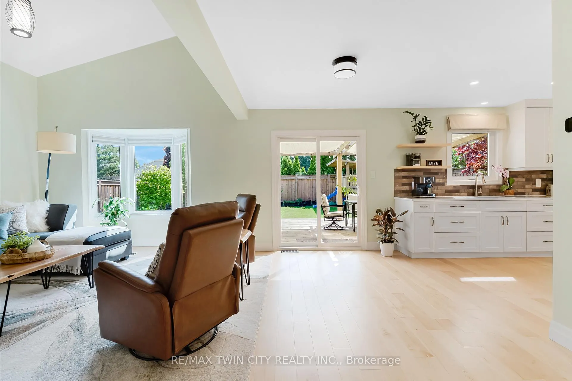 Photo 15 of 42 Handorf Drive, Cambridge — HOMEH