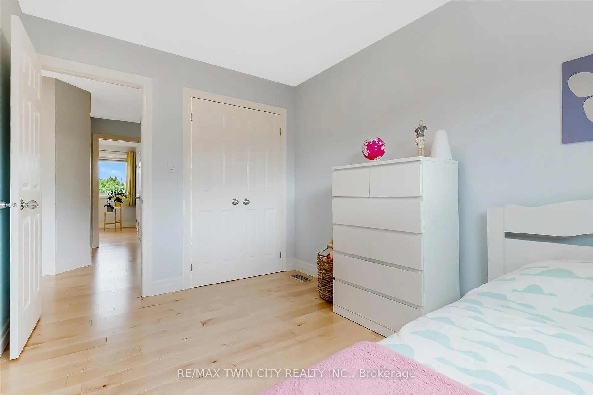 Photo 24 of 42 Handorf Drive, Cambridge — HOMEH