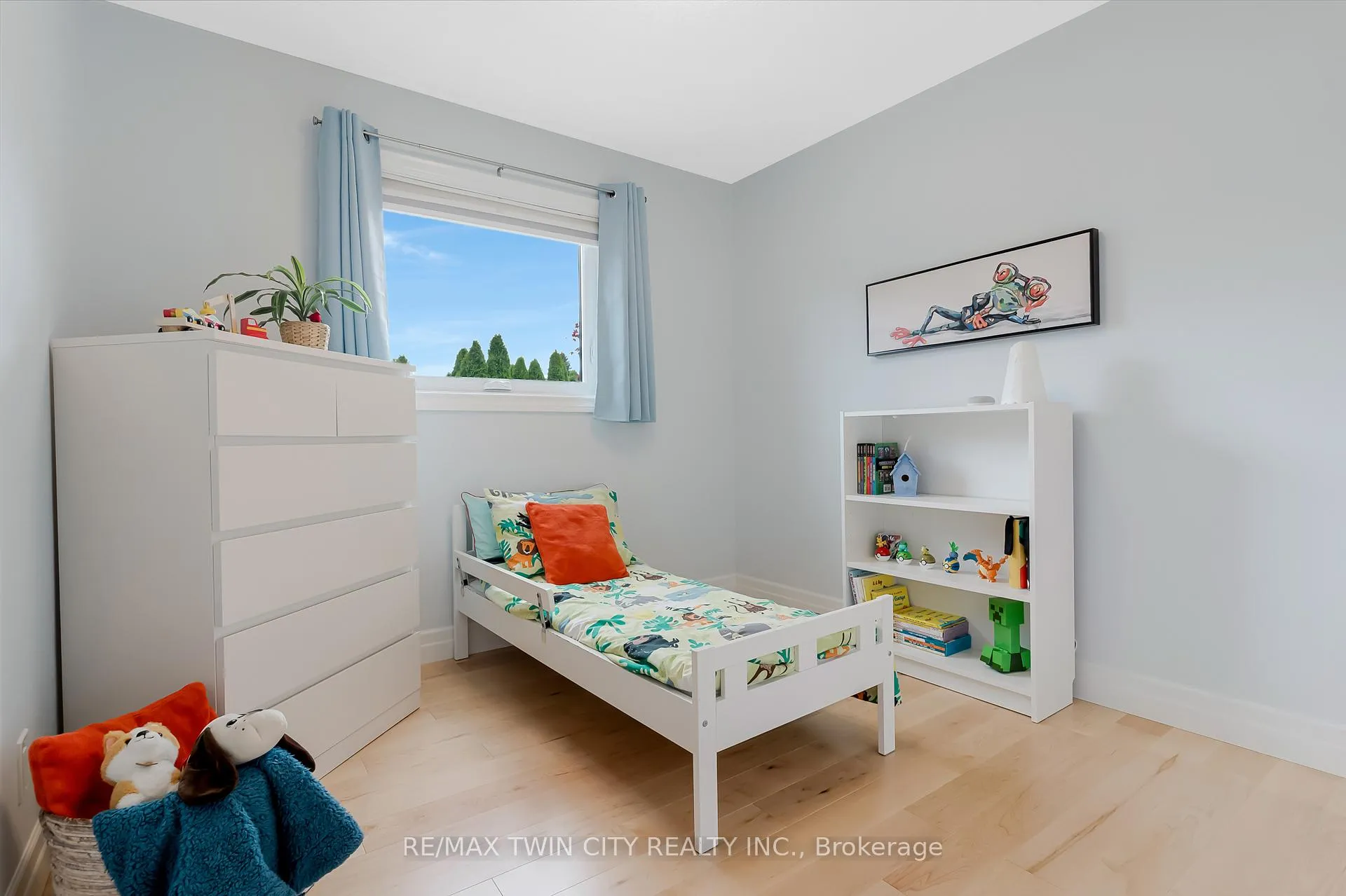 Photo 25 of 42 Handorf Drive, Cambridge — HOMEH
