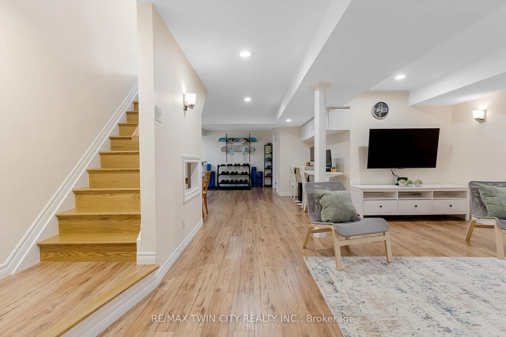Photo 28 of 42 Handorf Drive, Cambridge — HOMEH
