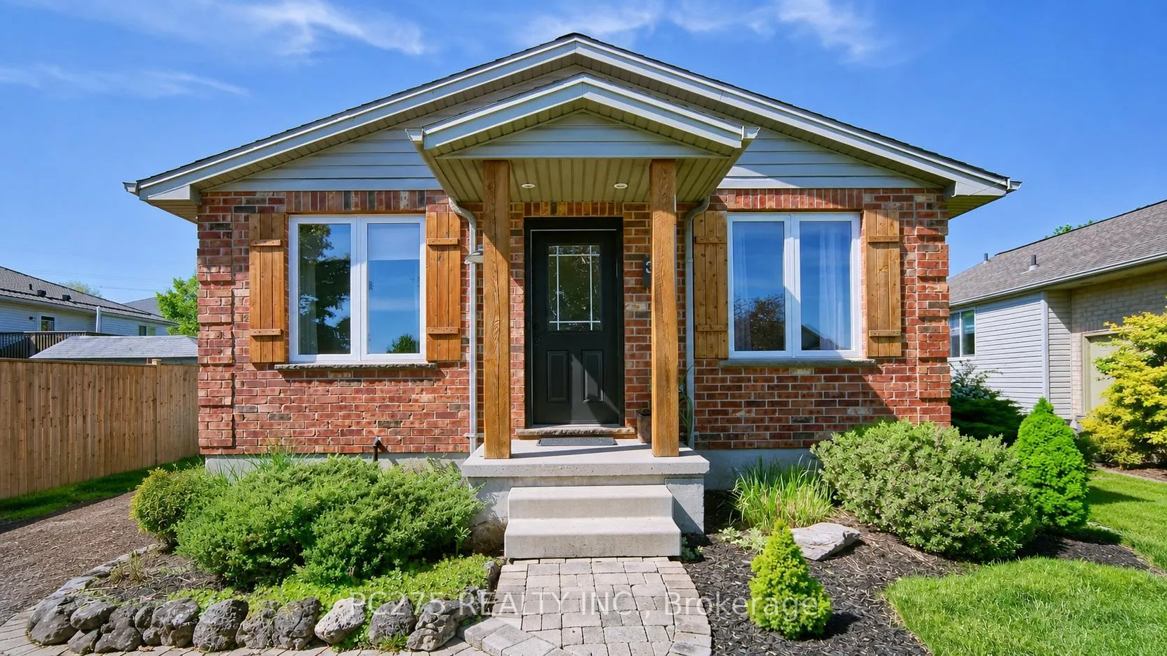 Photo 1 of 39 Ponsford Place, St. Thomas — HOMEH