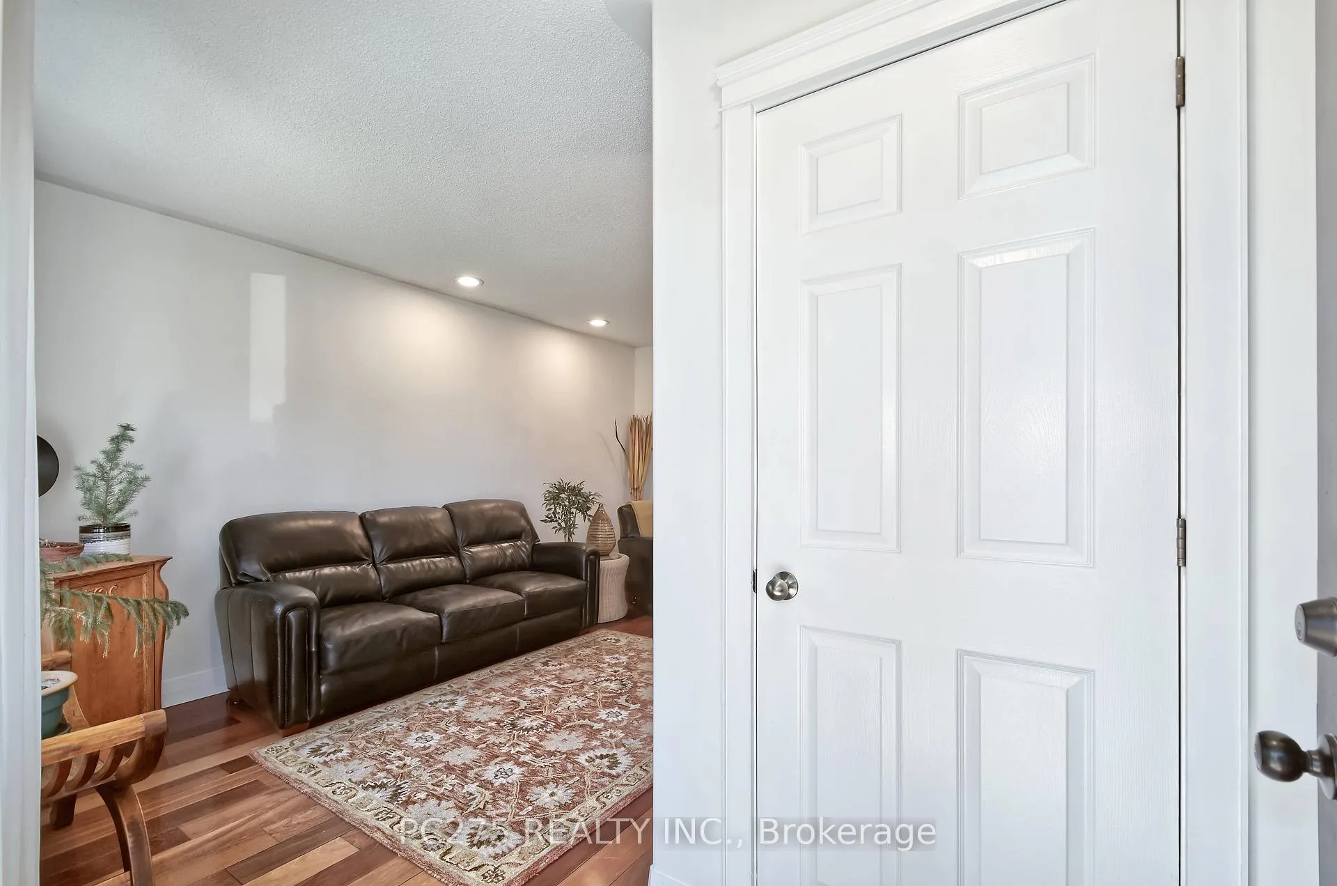 Photo 4 of 39 Ponsford Place, St. Thomas — HOMEH