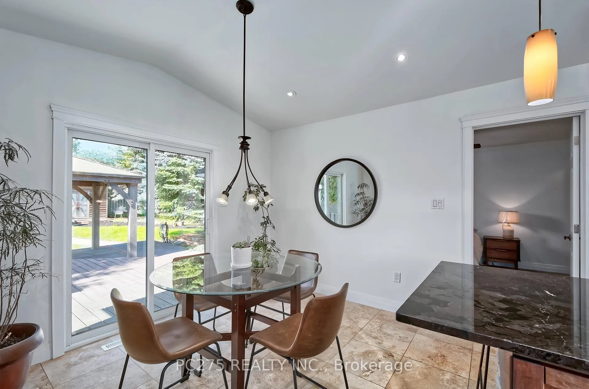 Photo 12 of 39 Ponsford Place, St. Thomas — HOMEH