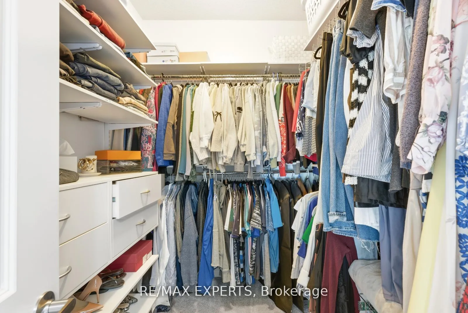 Photo 21 of 45 Bright Land Drive, Vaughan, Kleinburg — HOMEH