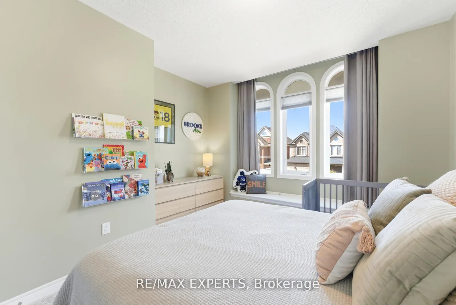 Photo 23 of 45 Bright Land Drive, Vaughan, Kleinburg — HOMEH
