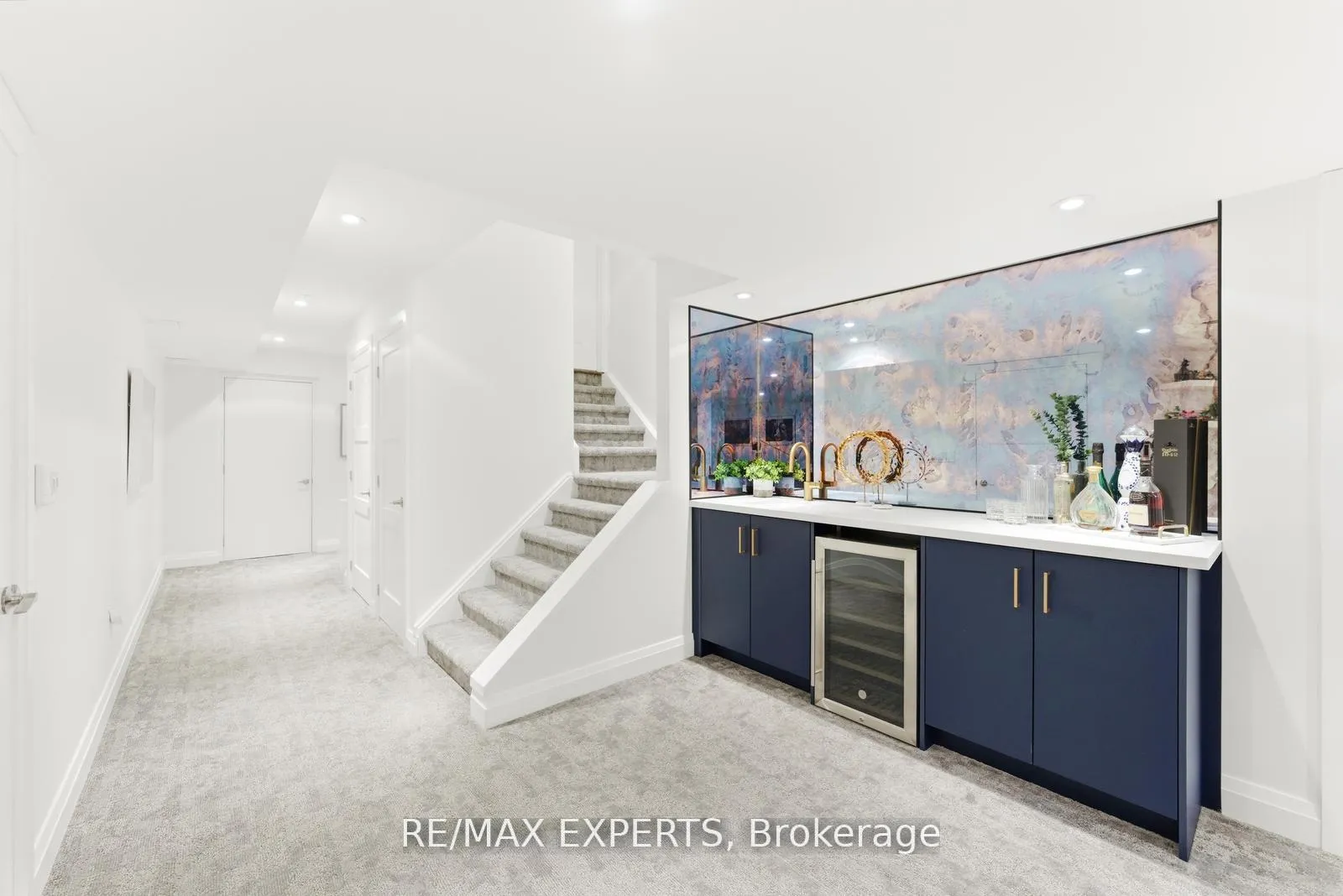 Photo 30 of 45 Bright Land Drive, Vaughan, Kleinburg — HOMEH