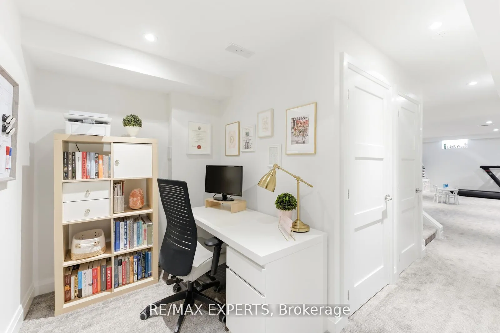 Photo 33 of 45 Bright Land Drive, Vaughan, Kleinburg — HOMEH