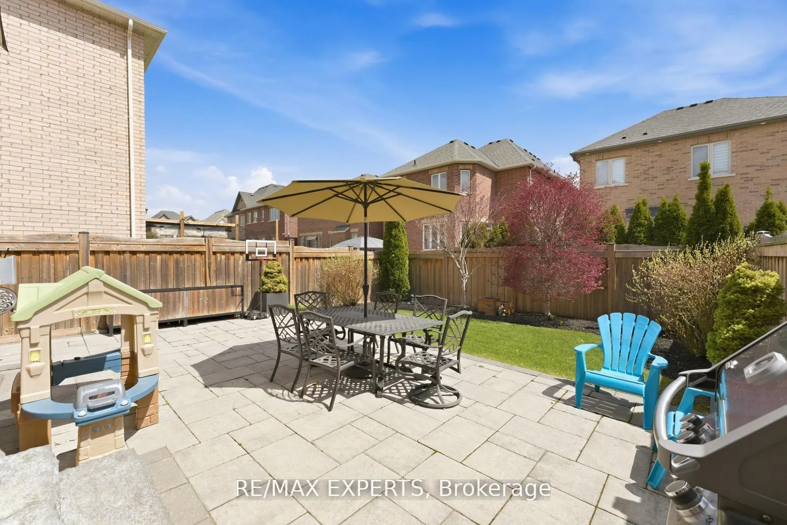 Photo 34 of 45 Bright Land Drive, Vaughan, Kleinburg — HOMEH