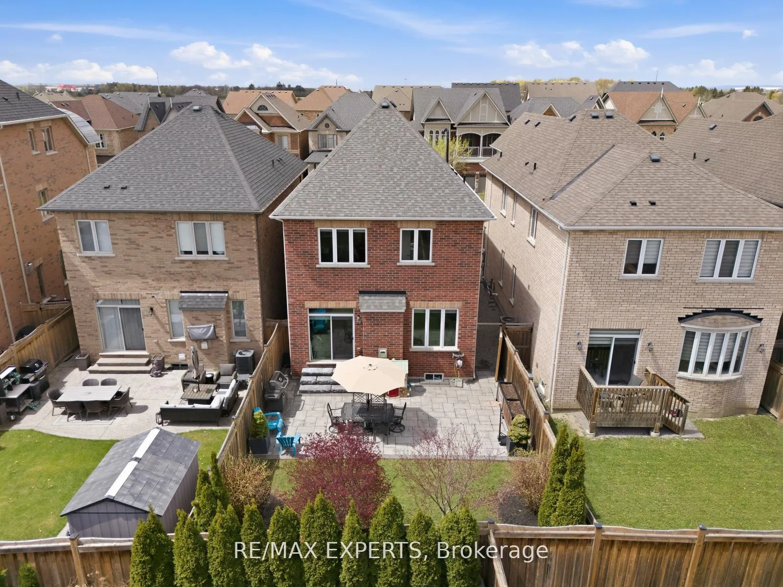 Photo 36 of 45 Bright Land Drive, Vaughan, Kleinburg — HOMEH