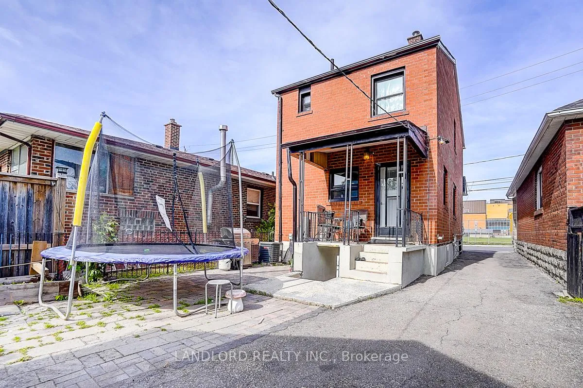 Photo 3 of Unit Lower, 56 Bicknell Avenue, Toronto, Keelesdale-Eglinton West — HOMEH