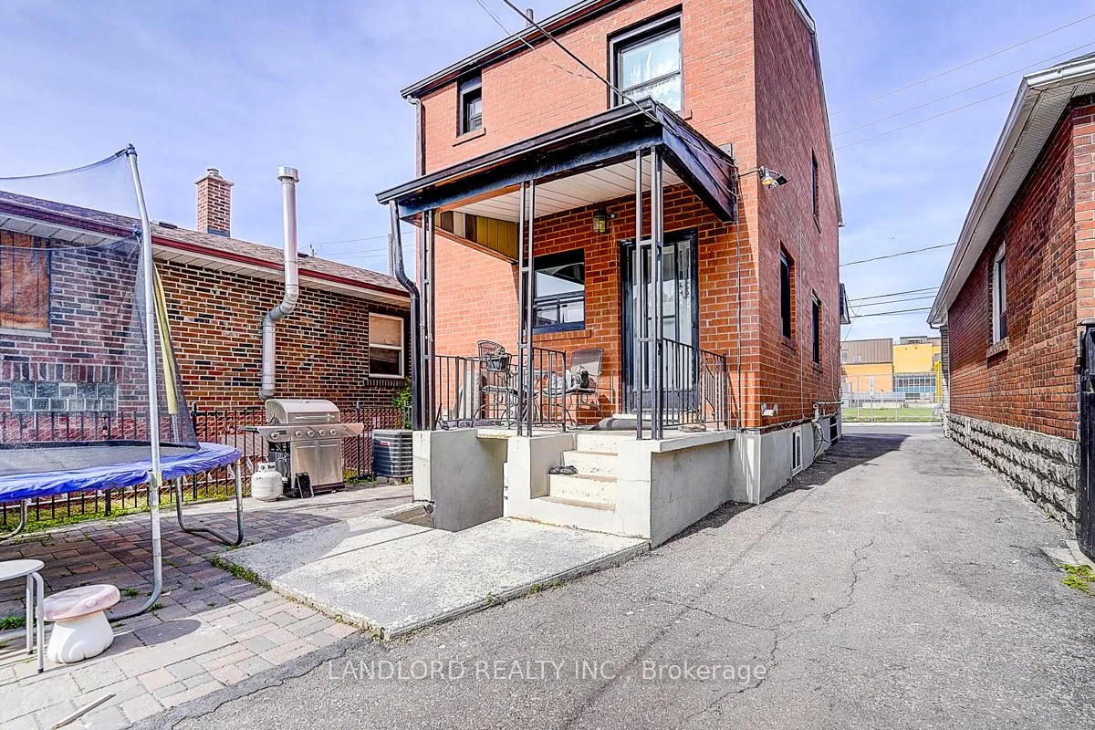 Photo 4 of Unit Lower, 56 Bicknell Avenue, Toronto, Keelesdale-Eglinton West — HOMEH