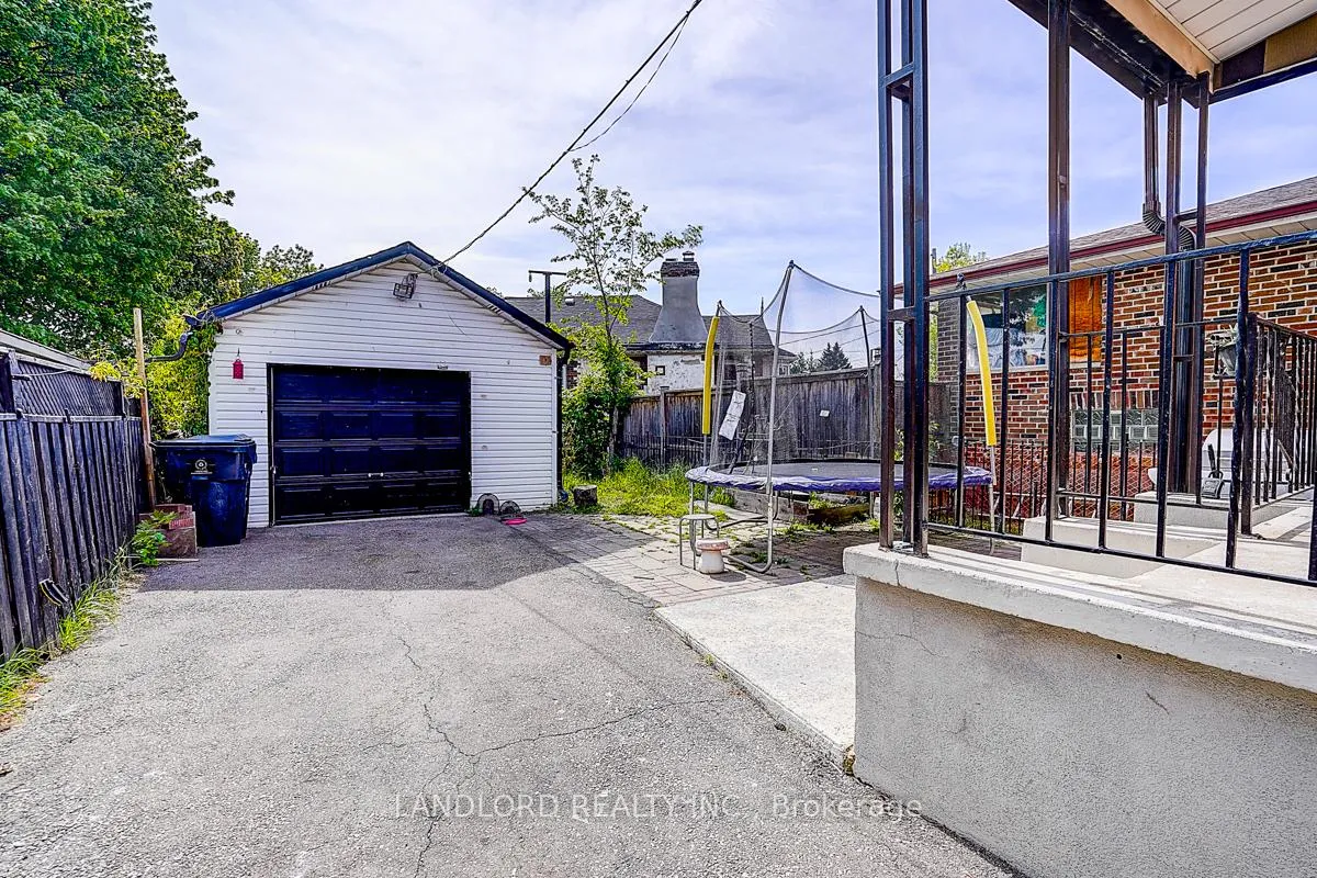 Photo 5 of Unit Lower, 56 Bicknell Avenue, Toronto, Keelesdale-Eglinton West — HOMEH
