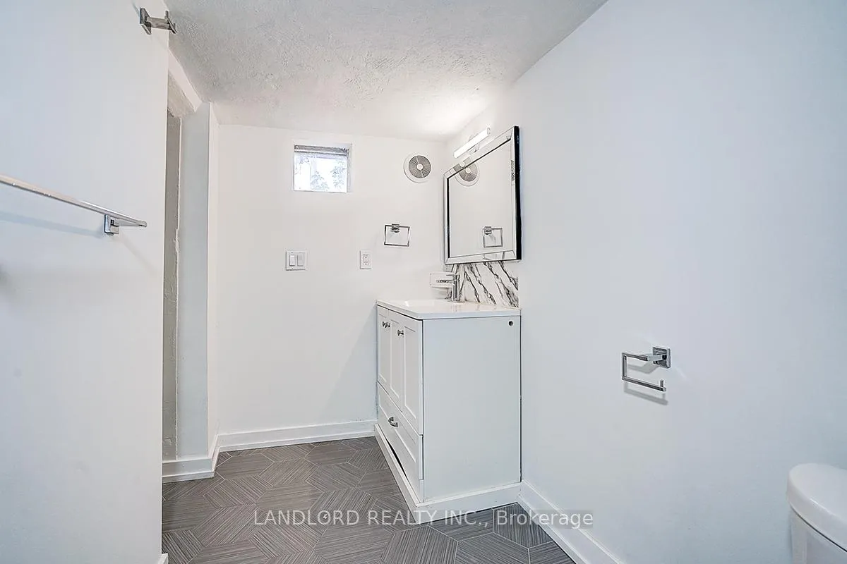 Photo 25 of Unit Lower, 56 Bicknell Avenue, Toronto, Keelesdale-Eglinton West — HOMEH