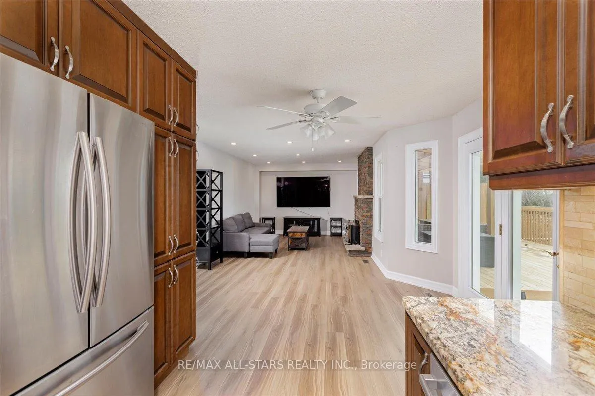 Photo 15 of 40 Chartwell Crescent, Georgina, Keswick North — HOMEH
