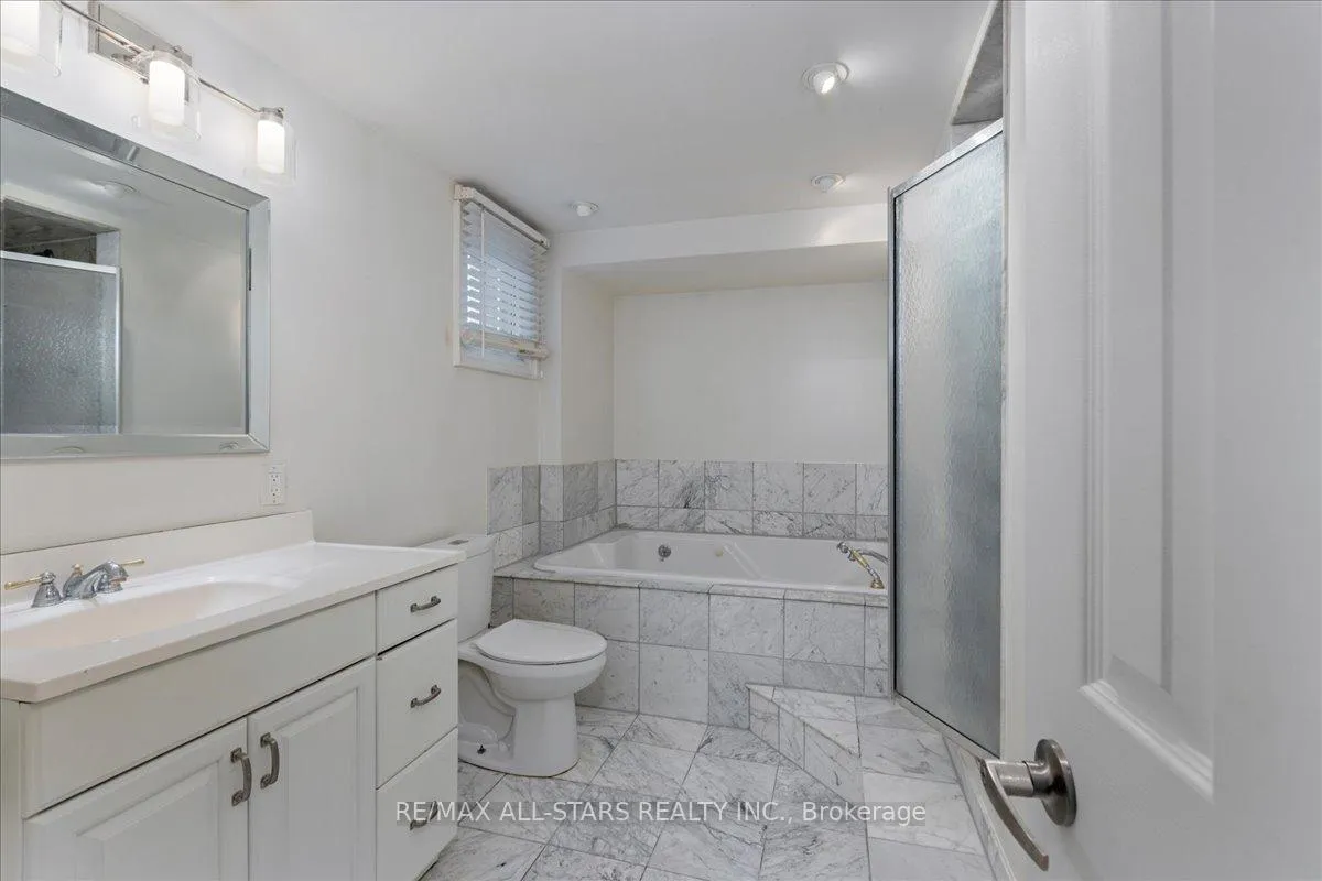 Photo 19 of 40 Chartwell Crescent, Georgina, Keswick North — HOMEH