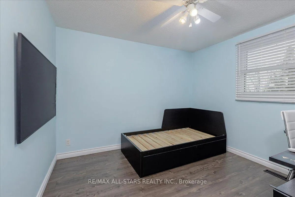 Photo 21 of 40 Chartwell Crescent, Georgina, Keswick North — HOMEH