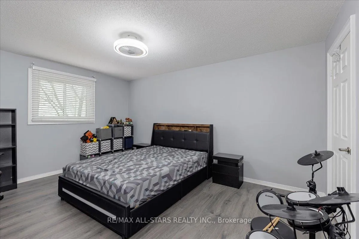 Photo 22 of 40 Chartwell Crescent, Georgina, Keswick North — HOMEH