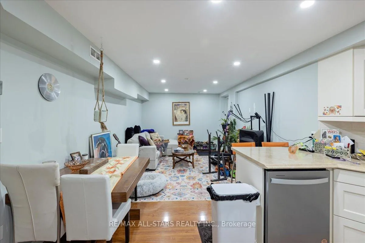 Photo 29 of 40 Chartwell Crescent, Georgina, Keswick North — HOMEH