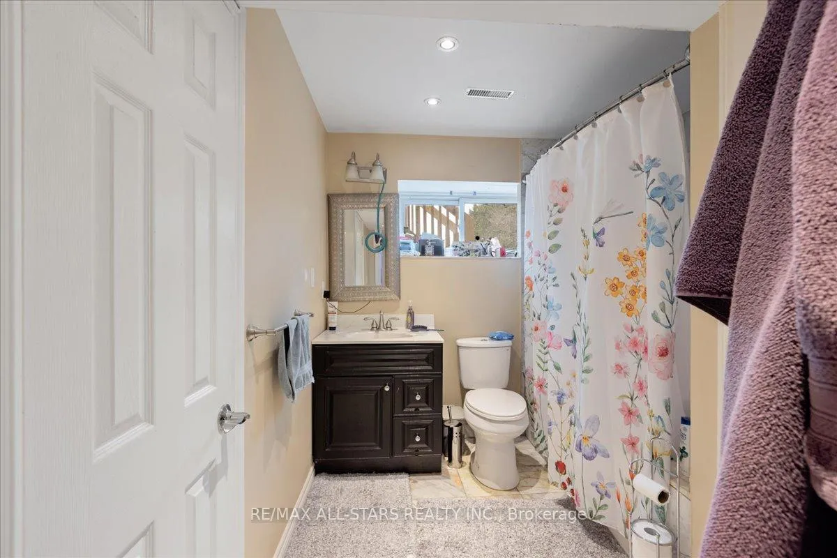 Photo 31 of 40 Chartwell Crescent, Georgina, Keswick North — HOMEH