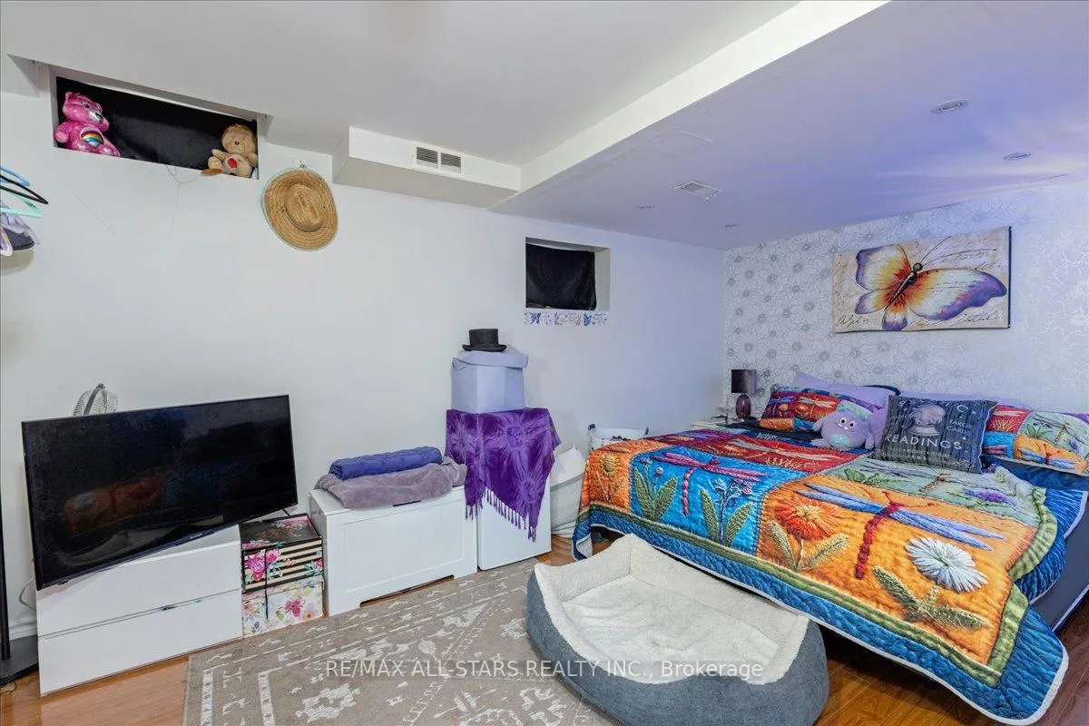 Photo 32 of 40 Chartwell Crescent, Georgina, Keswick North — HOMEH