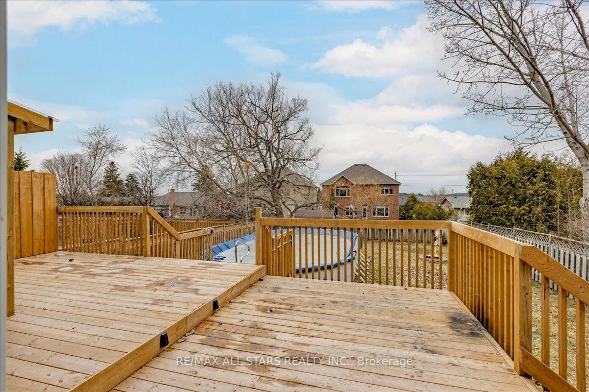 Photo 33 of 40 Chartwell Crescent, Georgina, Keswick North — HOMEH