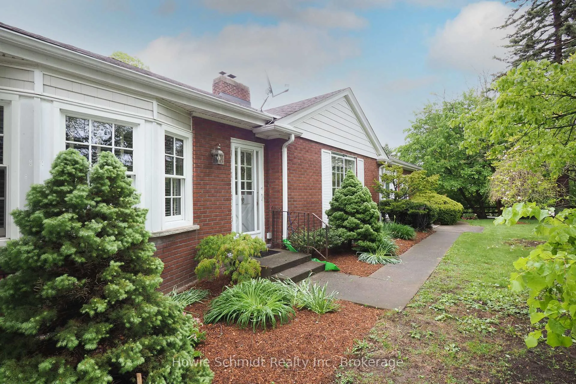Photo 2 of 2023 Coronation Boulevard, Cambridge, Lang's Farm — HOMEH