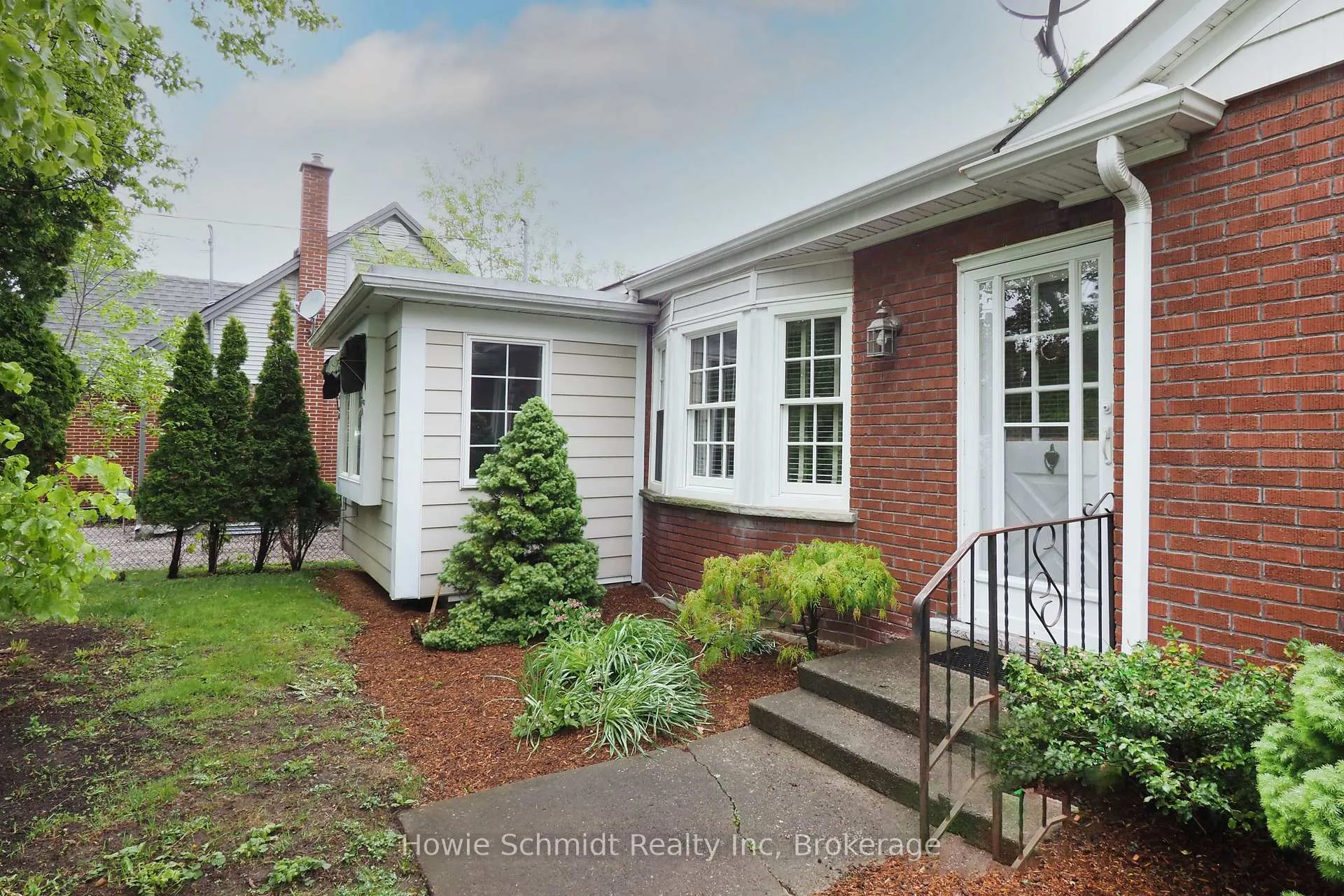 Photo 3 of 2023 Coronation Boulevard, Cambridge, Lang's Farm — HOMEH