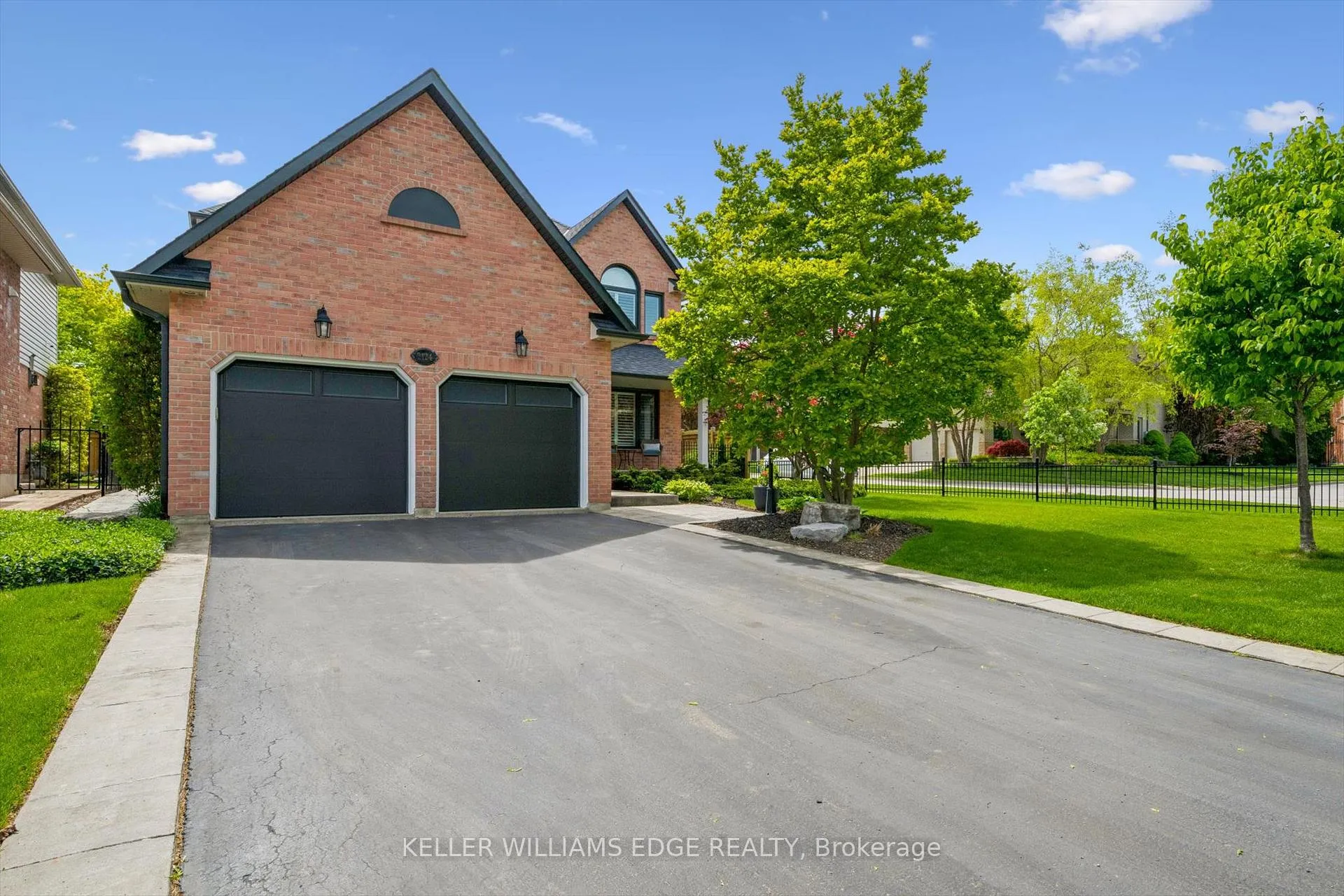 Photo 2 of 2124 Kevin Crescent, Burlington, Headon — HOMEH