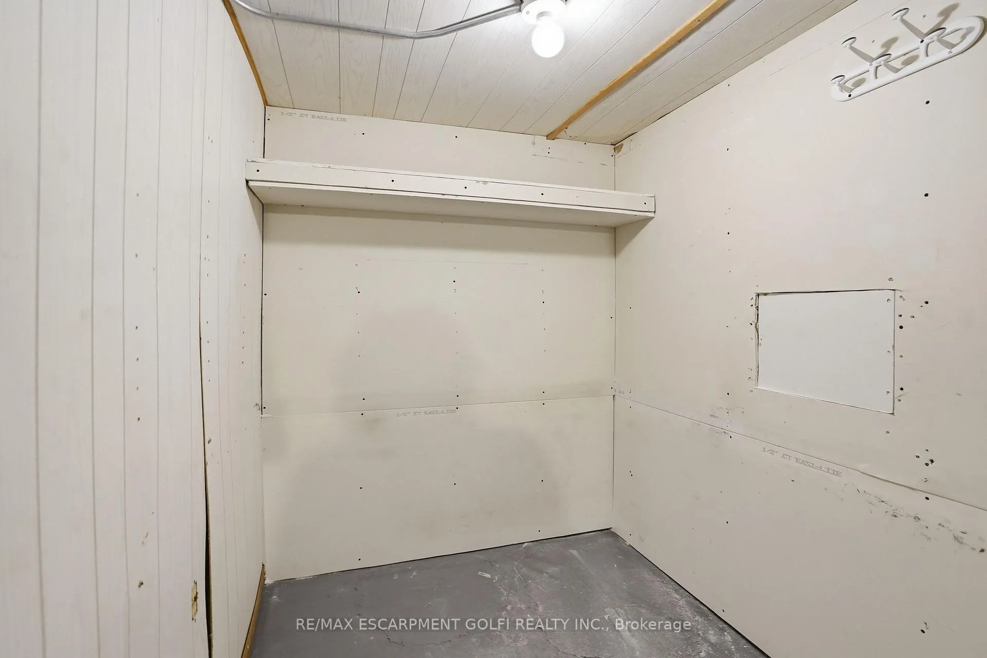 Photo 21 of 43 Cameron Avenue N, Hamilton, Homeside — HOMEH