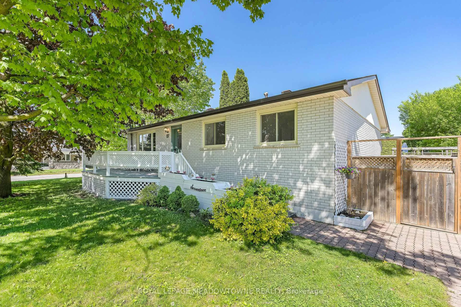 Photo 4 of 17 College Street, Halton Hills, Georgetown — HOMEH