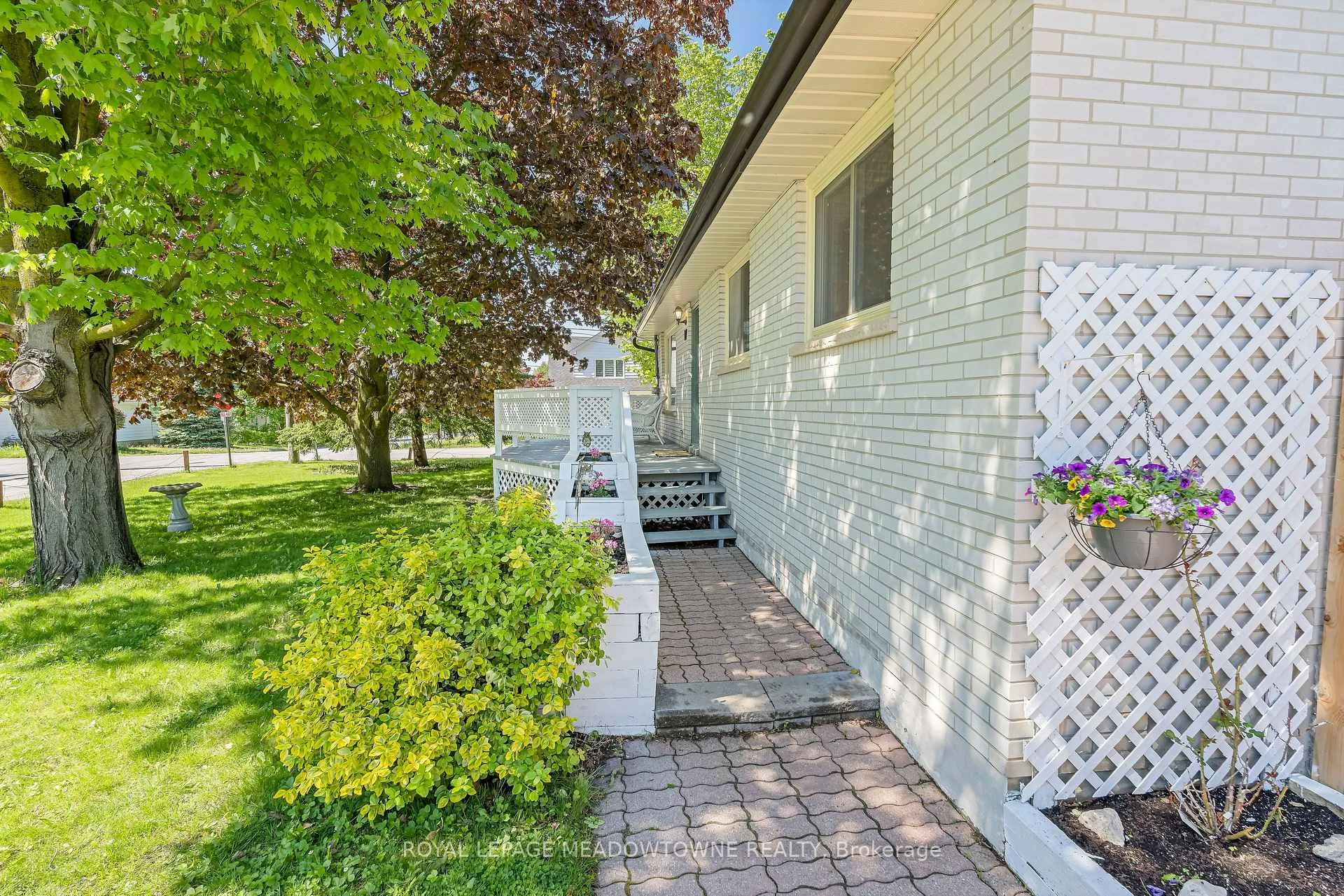 Photo 5 of 17 College Street, Halton Hills, Georgetown — HOMEH