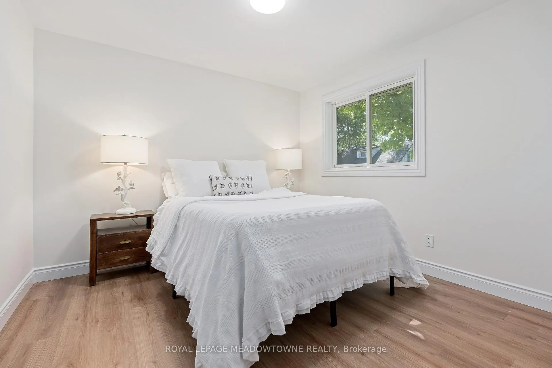 Photo 18 of 17 College Street, Halton Hills, Georgetown — HOMEH