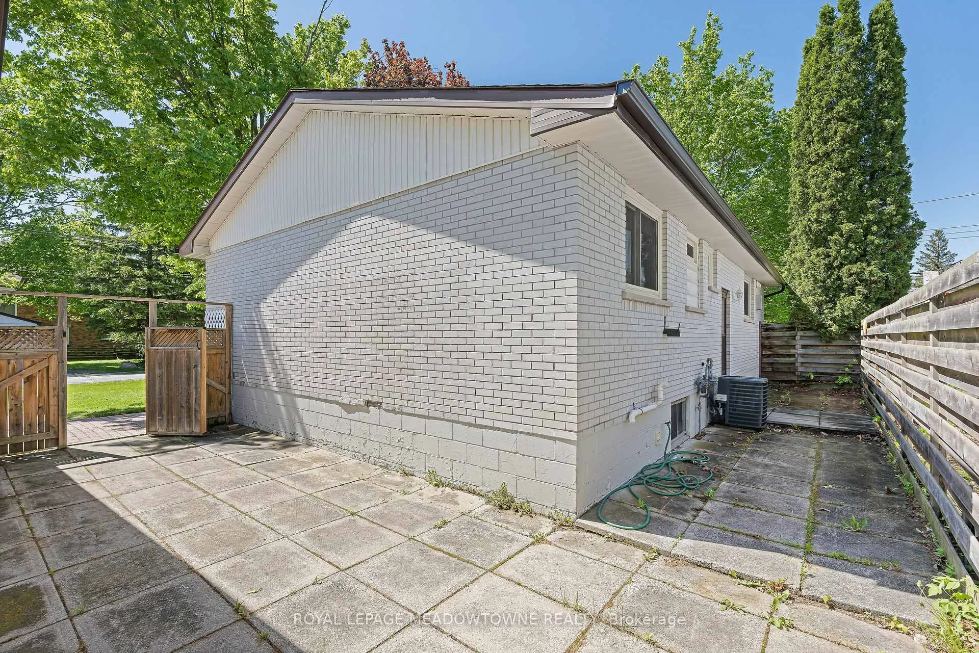 Photo 32 of 17 College Street, Halton Hills, Georgetown — HOMEH