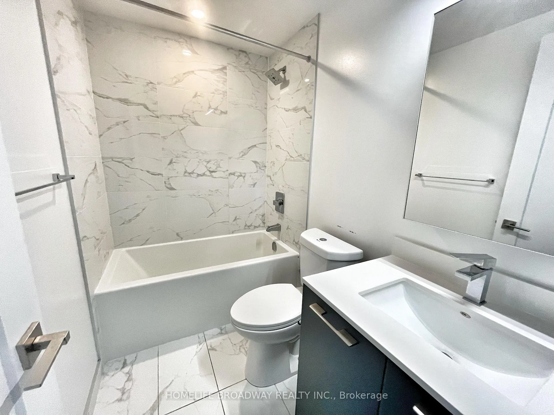 Photo 8 of Unit 2908, 8 Water Walk Drive, Markham, Unionville — HOMEH