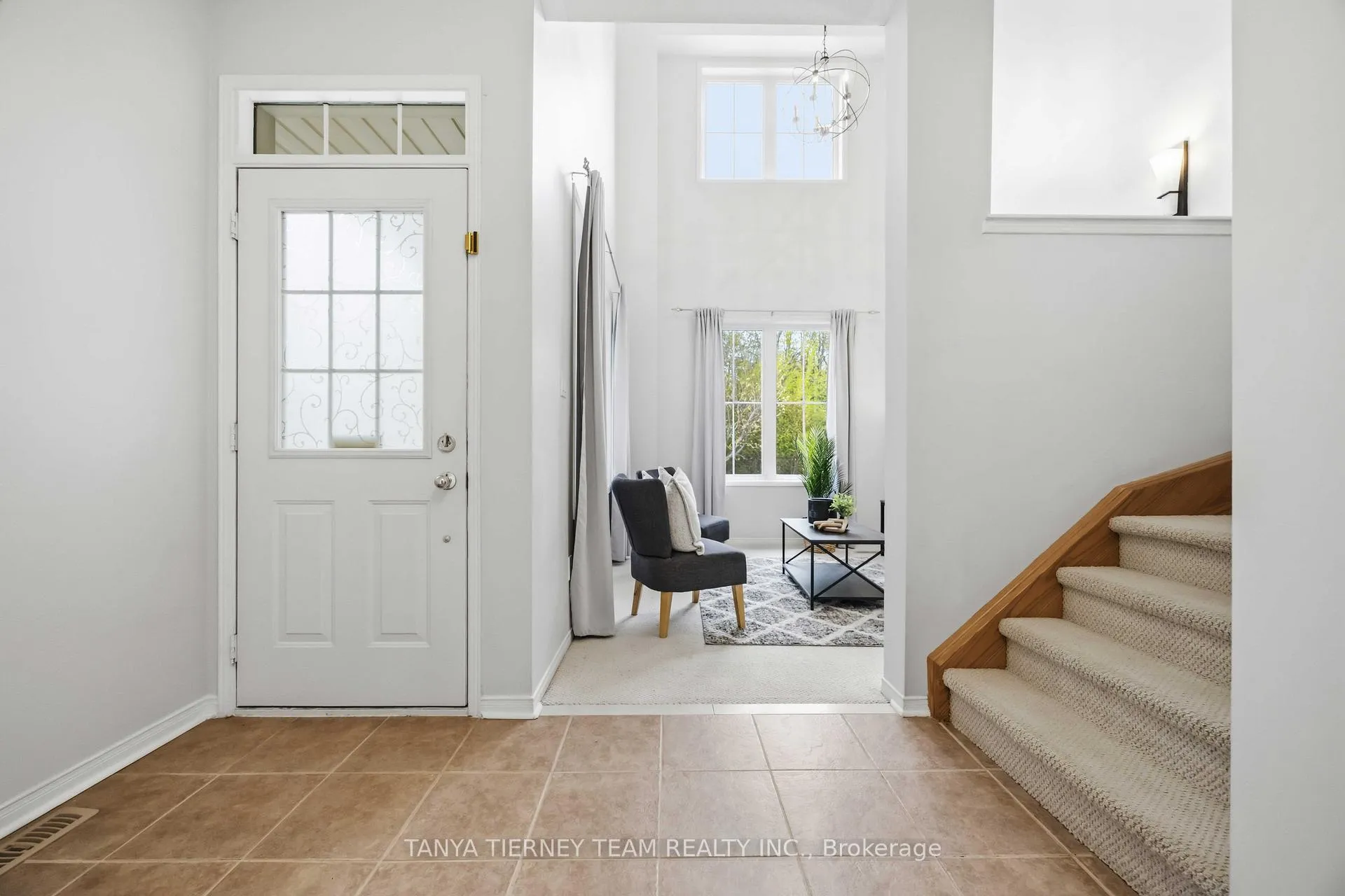Photo 5 of 75 Robert Attersley Drive E, Whitby, Taunton North — HOMEH