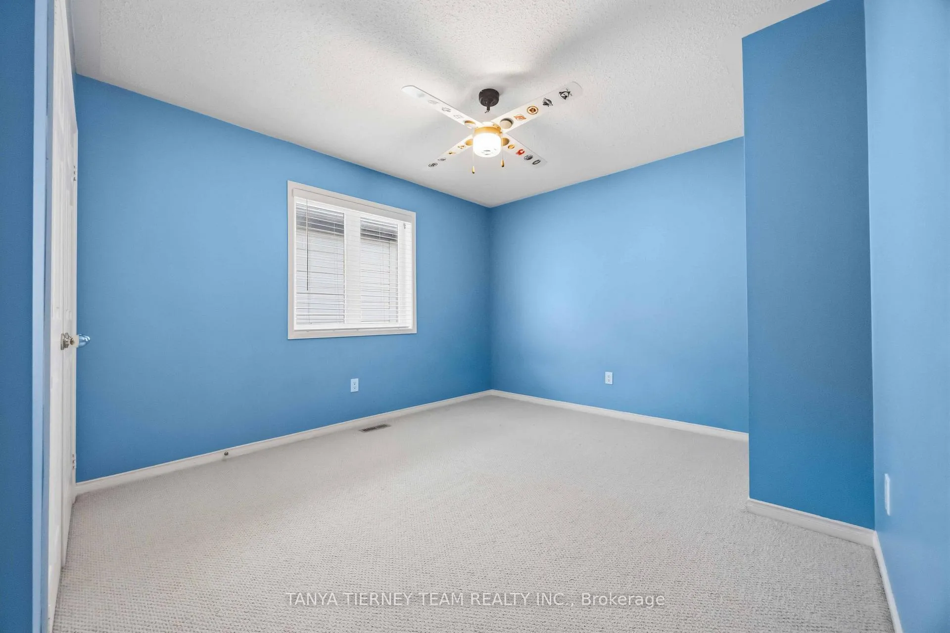 Photo 35 of 75 Robert Attersley Drive E, Whitby, Taunton North — HOMEH