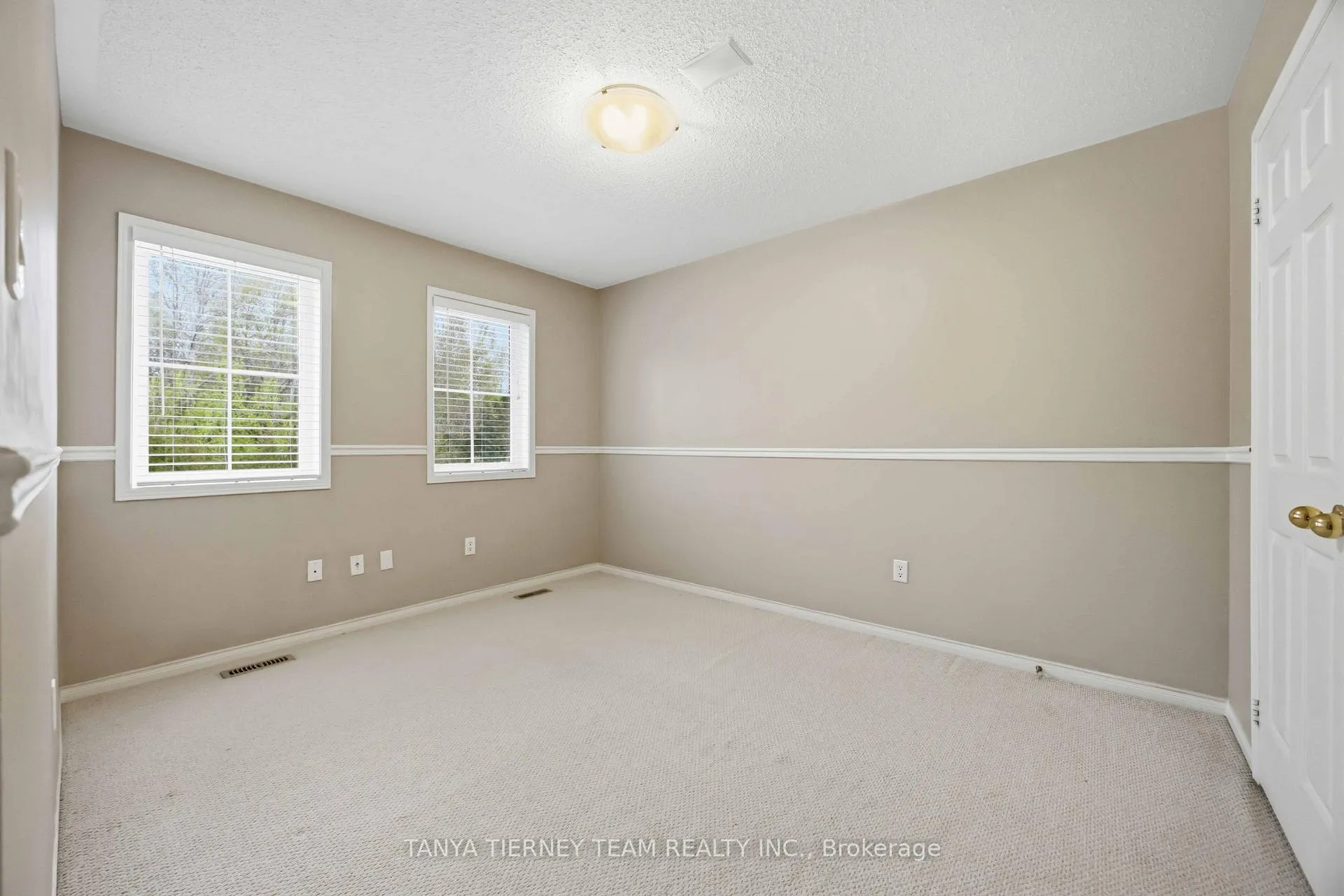 Photo 42 of 75 Robert Attersley Drive E, Whitby, Taunton North — HOMEH