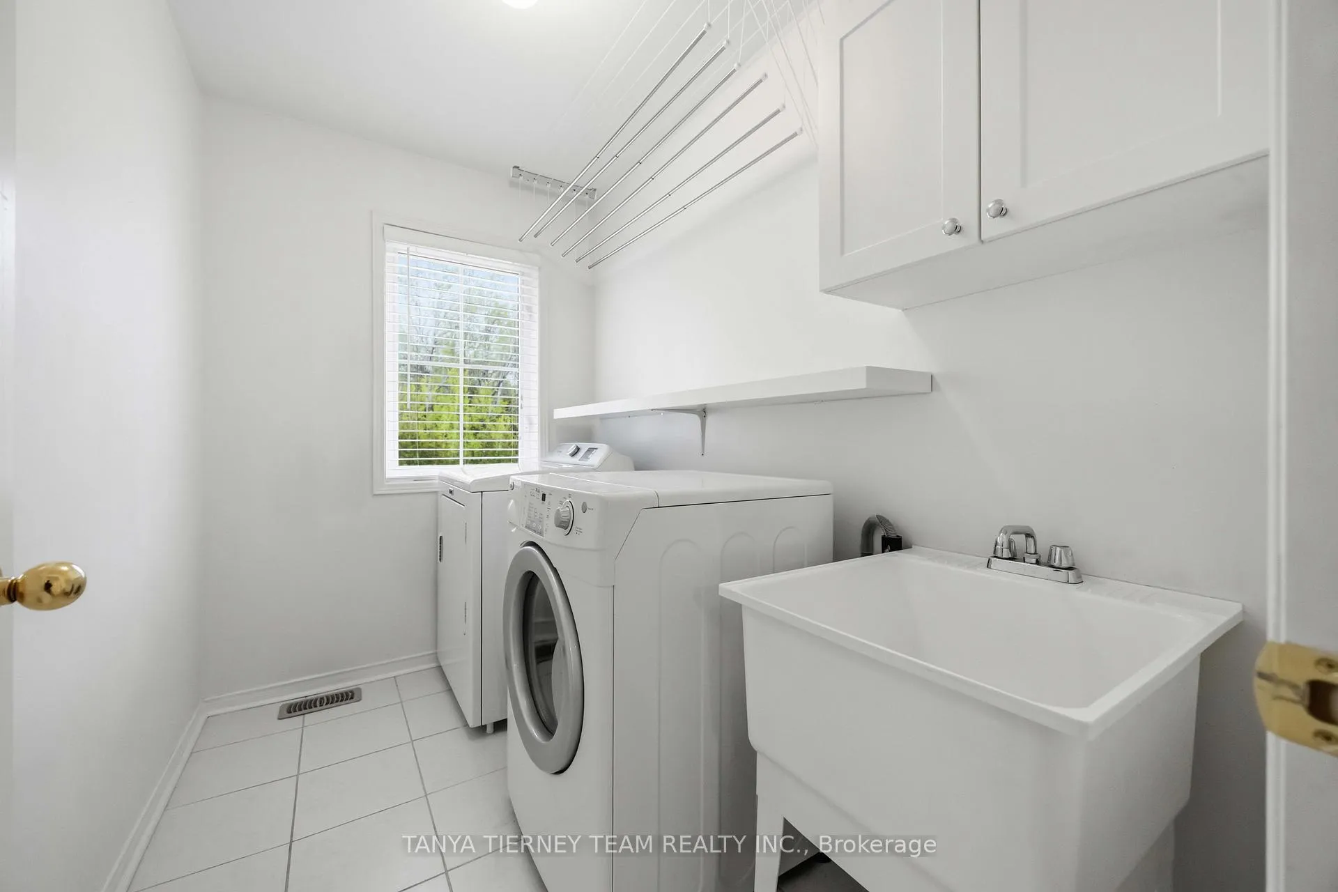 Photo 45 of 75 Robert Attersley Drive E, Whitby, Taunton North — HOMEH