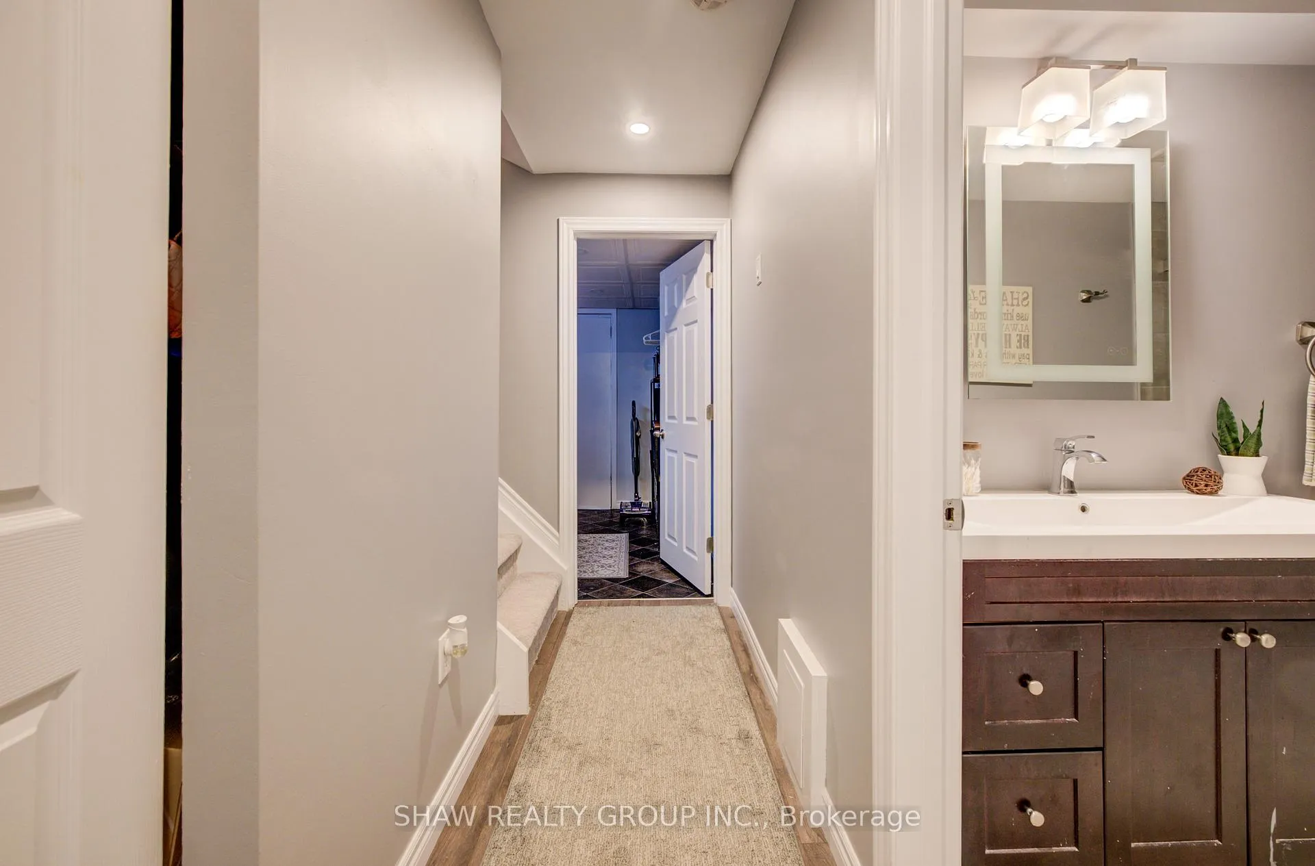 Photo 36 of 35 Hawkins Drive, Cambridge — HOMEH