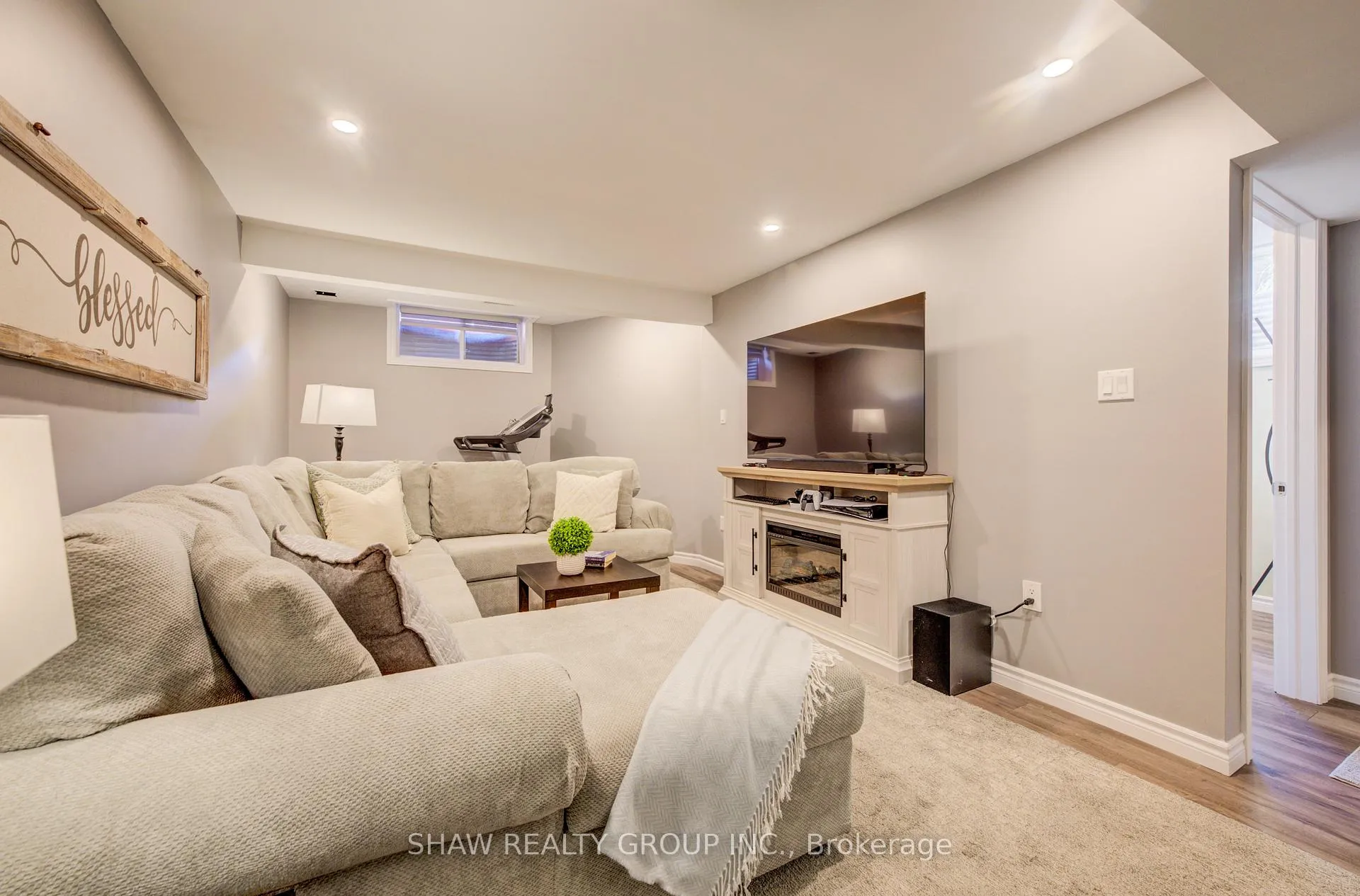 Photo 39 of 35 Hawkins Drive, Cambridge — HOMEH