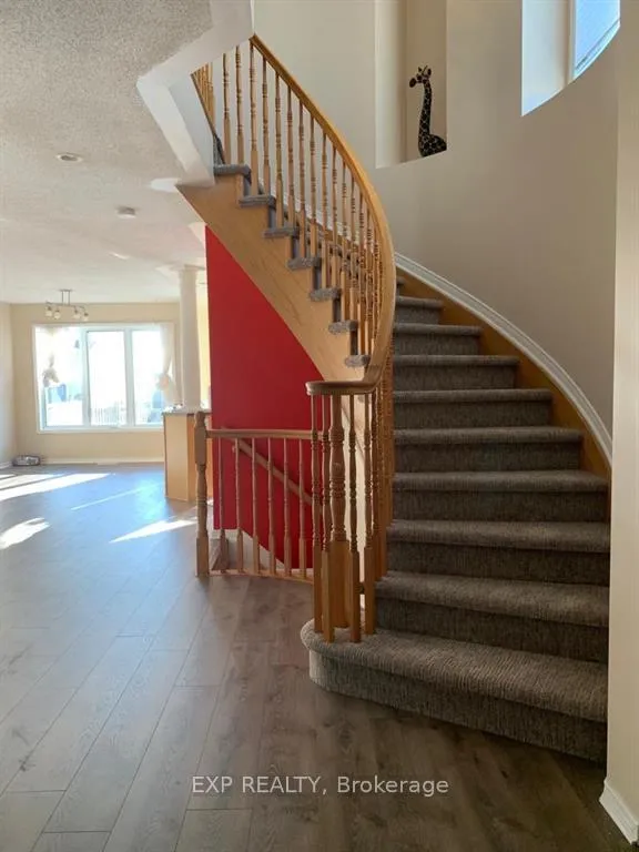 Photo 3 of 1001 Capreol Street, Ottawa, Avalon East — HOMEH
