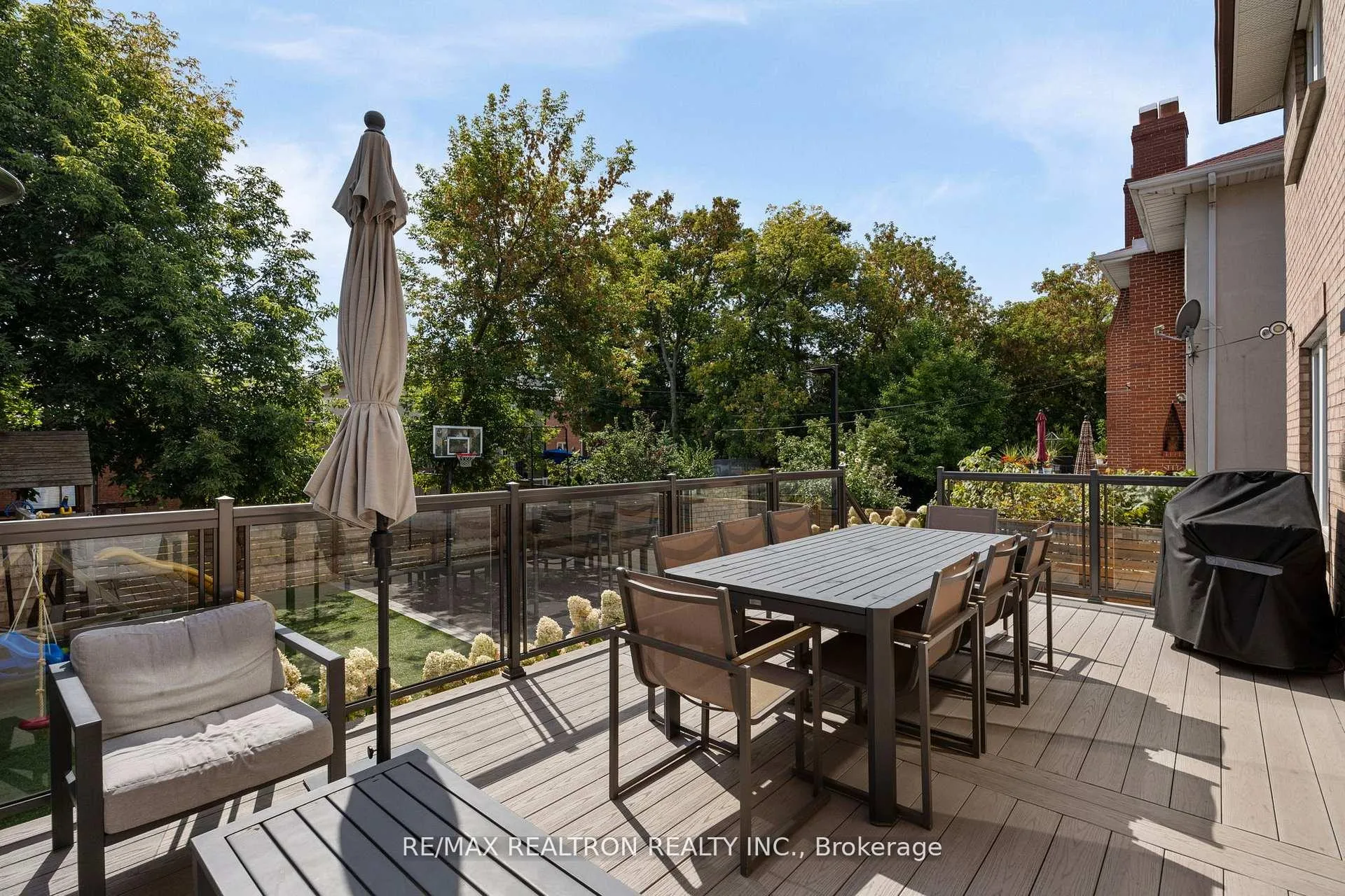 Photo 17 of 597 Coldstream Avenue, Toronto, Englemount-Lawrence — HOMEH
