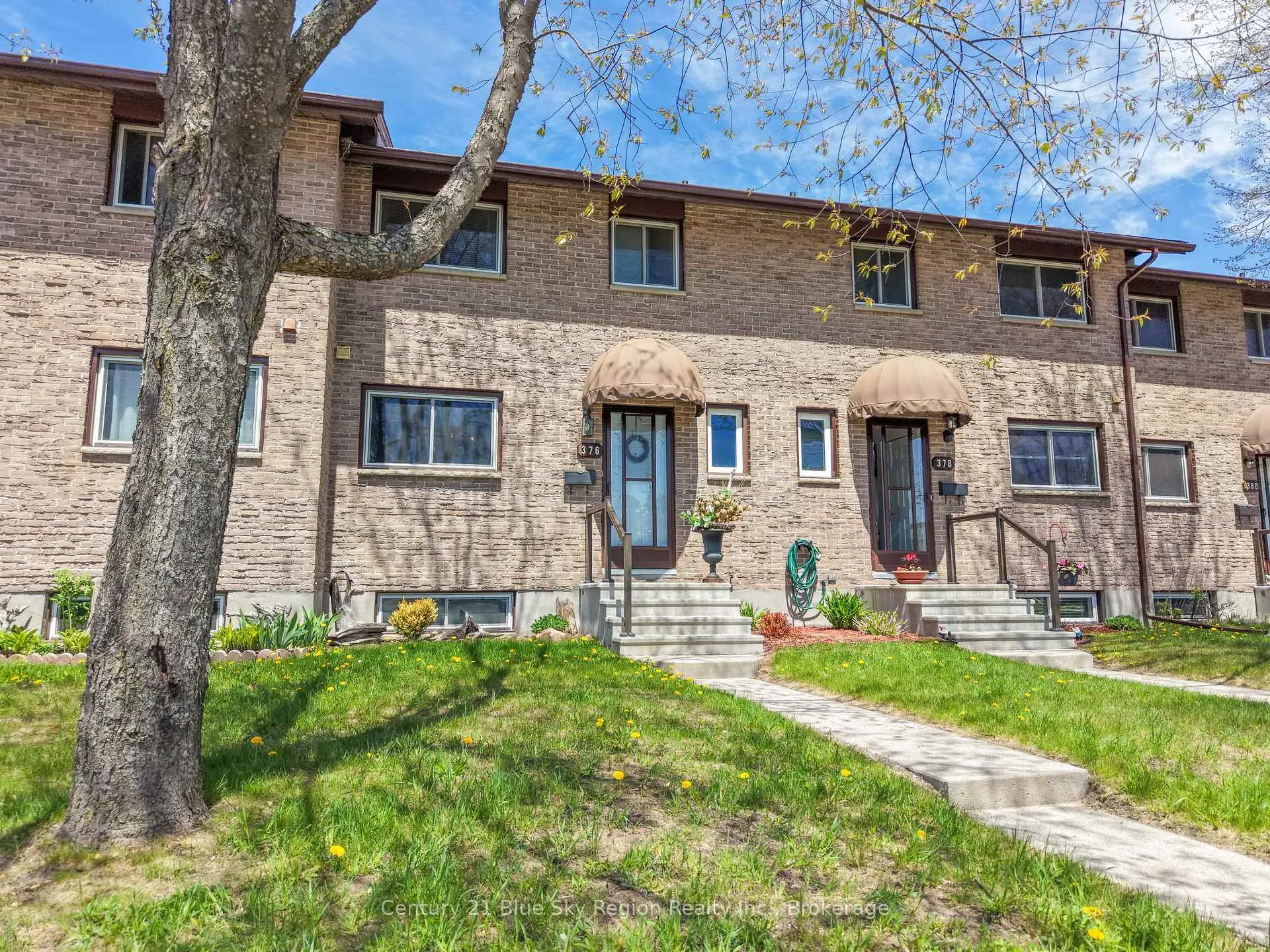 Photo 1 of 376 Wickstead Avenue, North Bay, Birchaven — HOMEH