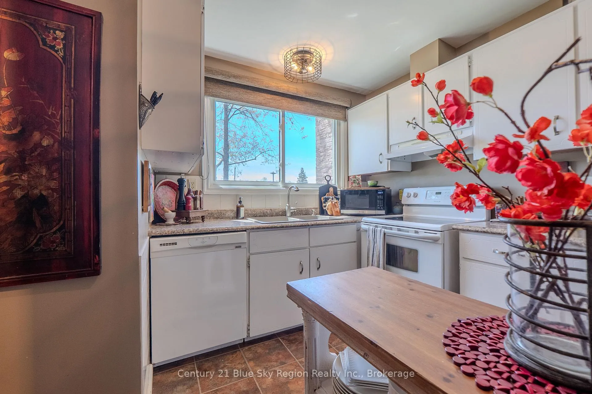 Photo 20 of 376 Wickstead Avenue, North Bay, Birchaven — HOMEH