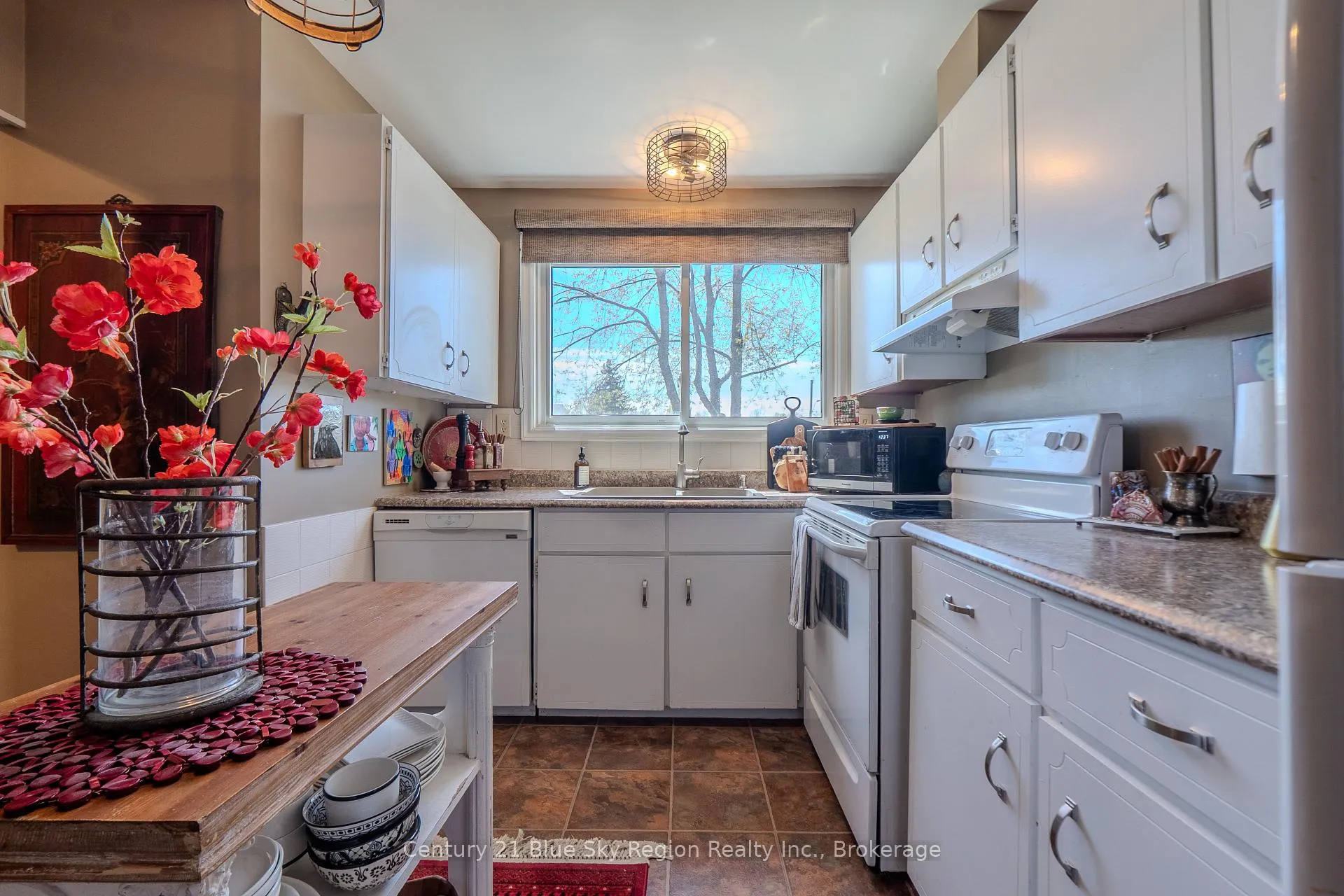 Photo 21 of 376 Wickstead Avenue, North Bay, Birchaven — HOMEH