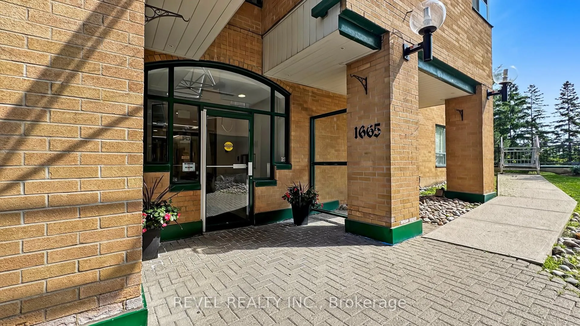 Photo 2 of Unit 212, 1655 Pickering Parkway, Pickering, Woodlands — HOMEH