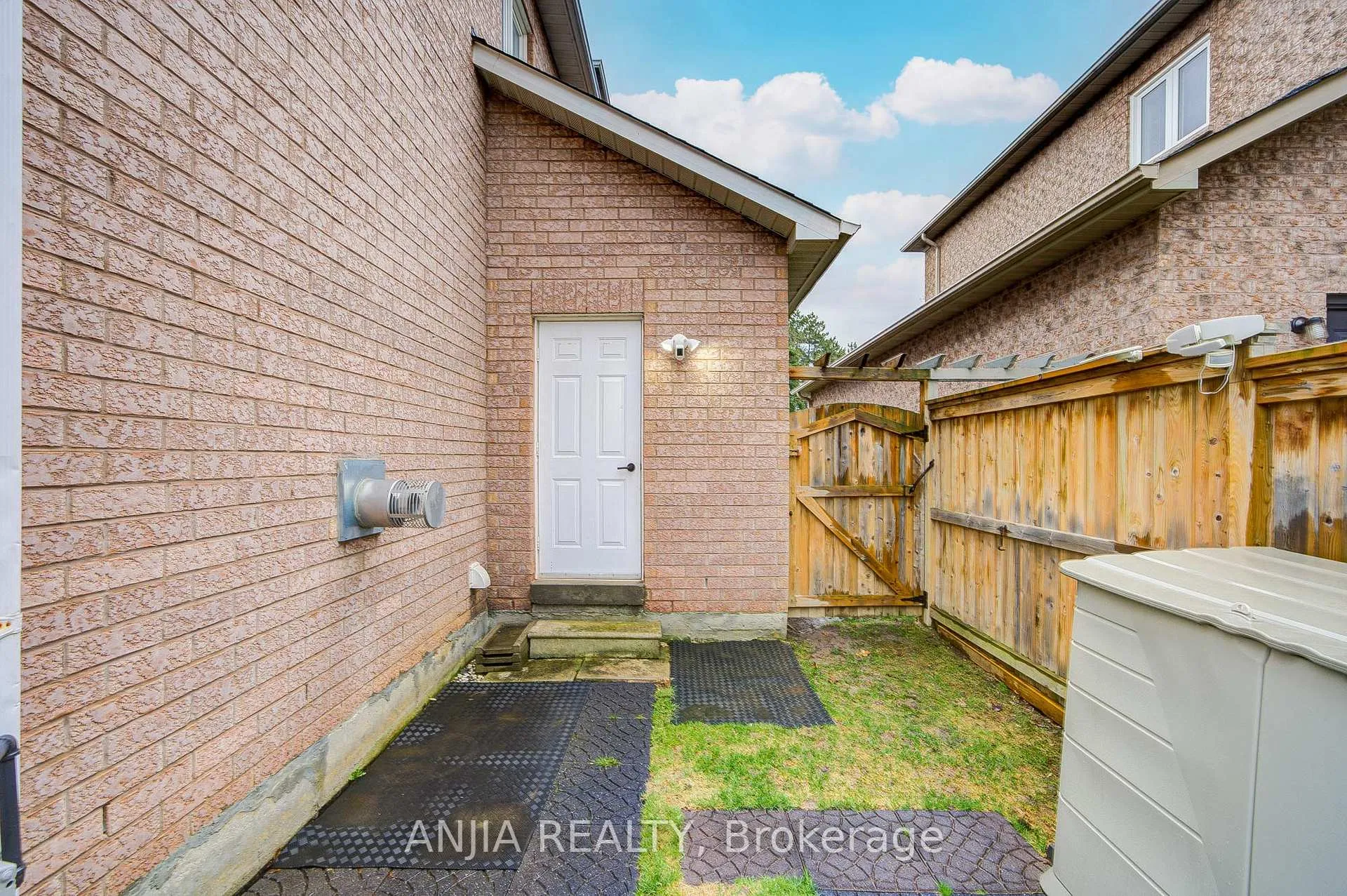 Photo 48 of 89 Rouge Bank Drive, Markham, Legacy — HOMEH