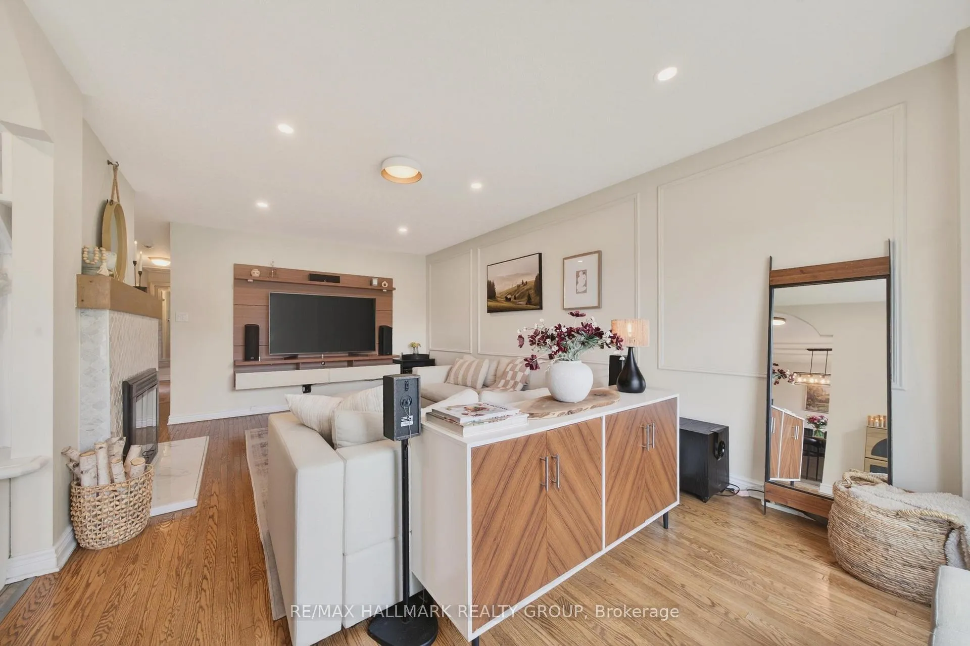 Photo 4 of 1081 Foley Avenue, Ottawa, Elmvale Acres/Urbandale — HOMEH